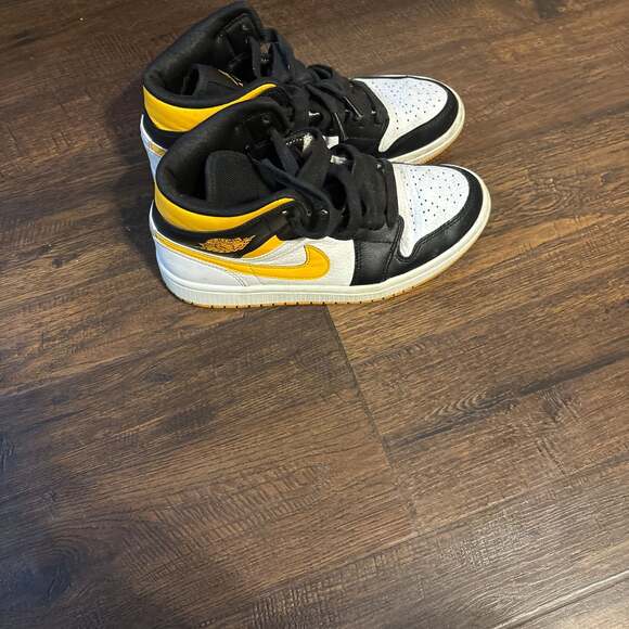 air jordan 1 mid white laser orange black